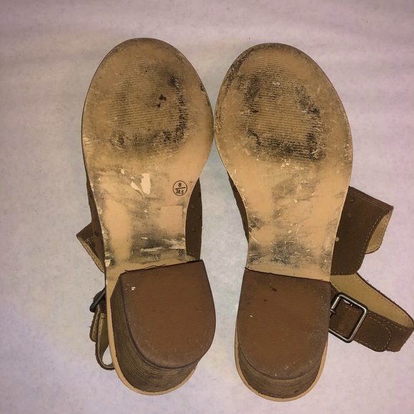 Tan Slingback Block Heel Sandals - Picture 4 of 4